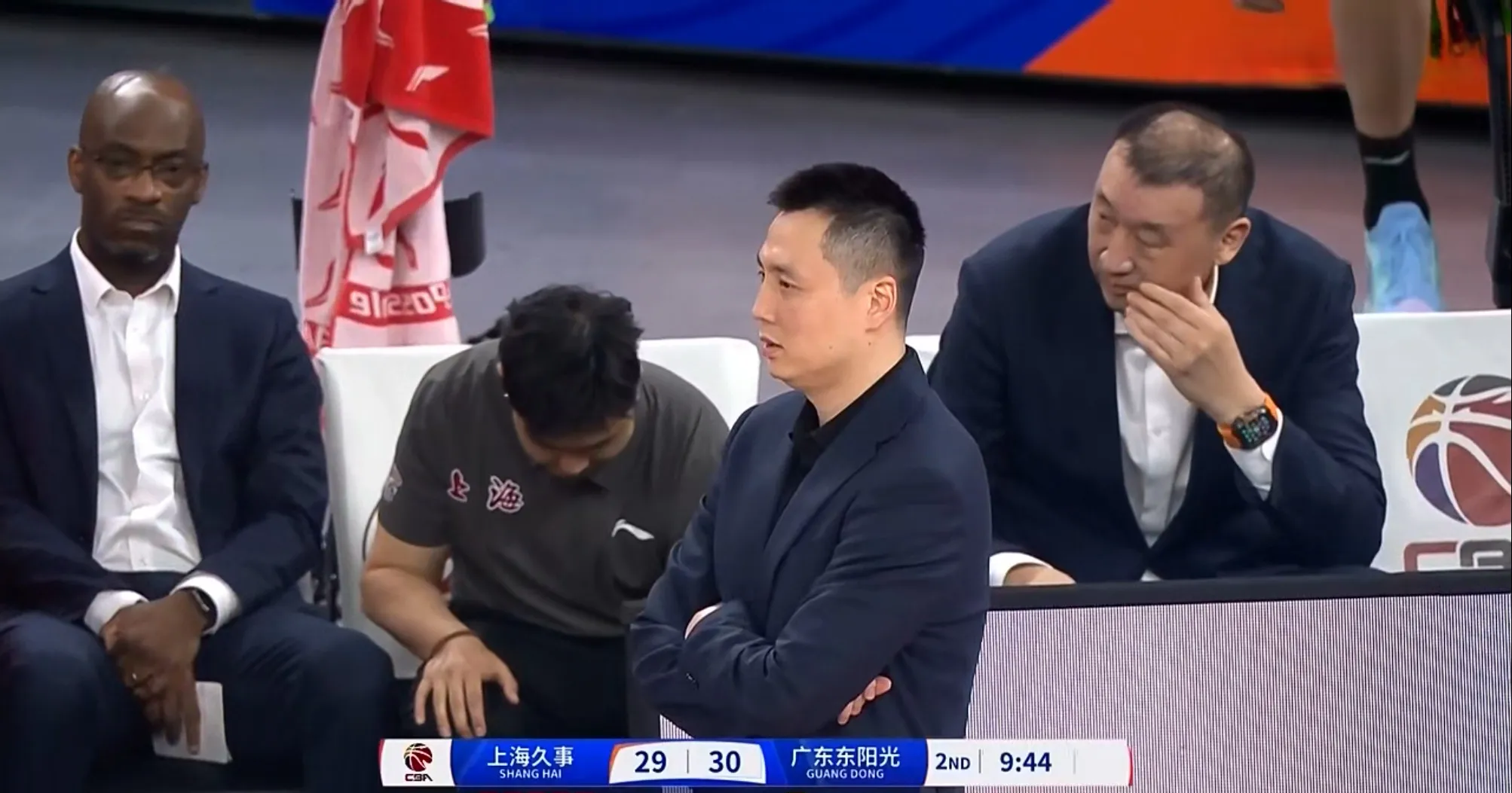 76人队季后赛出局，主帅宣布引咎辞职，生产管理知道这个.